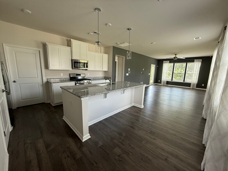 Kitchen Living Room View - 3020 Hillgate Trl