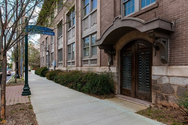 Building Photo - 1156 Piedmont Ave NE