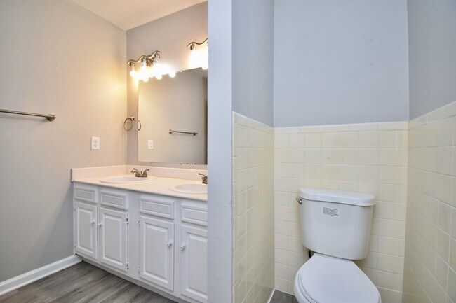 Building Photo - 9571 Beech Dr