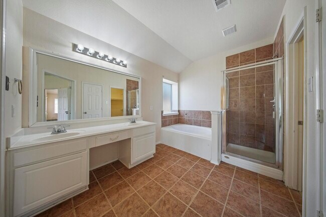 Building Photo - 5015 Bridgecrossing Ct