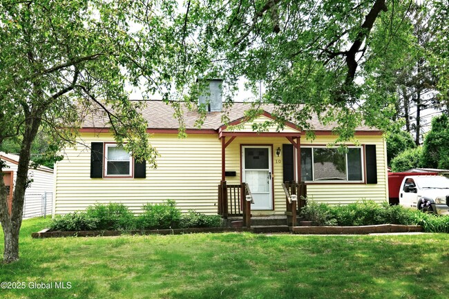 Building Photo - 10 Sherwood Dr