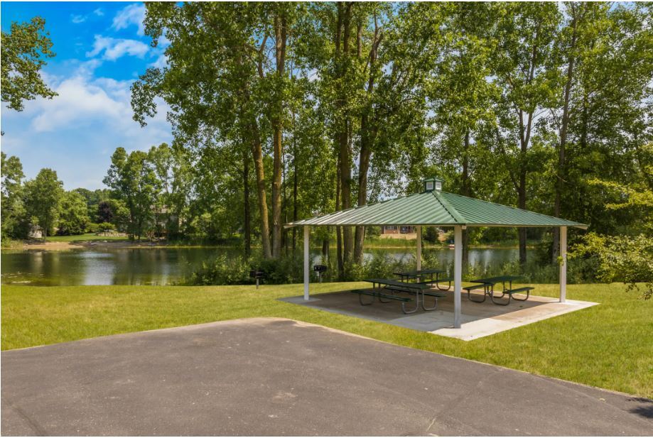 Building Photo - 3735 Pinoak St