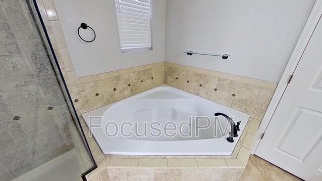 Building Photo - 1747 N Pearl St