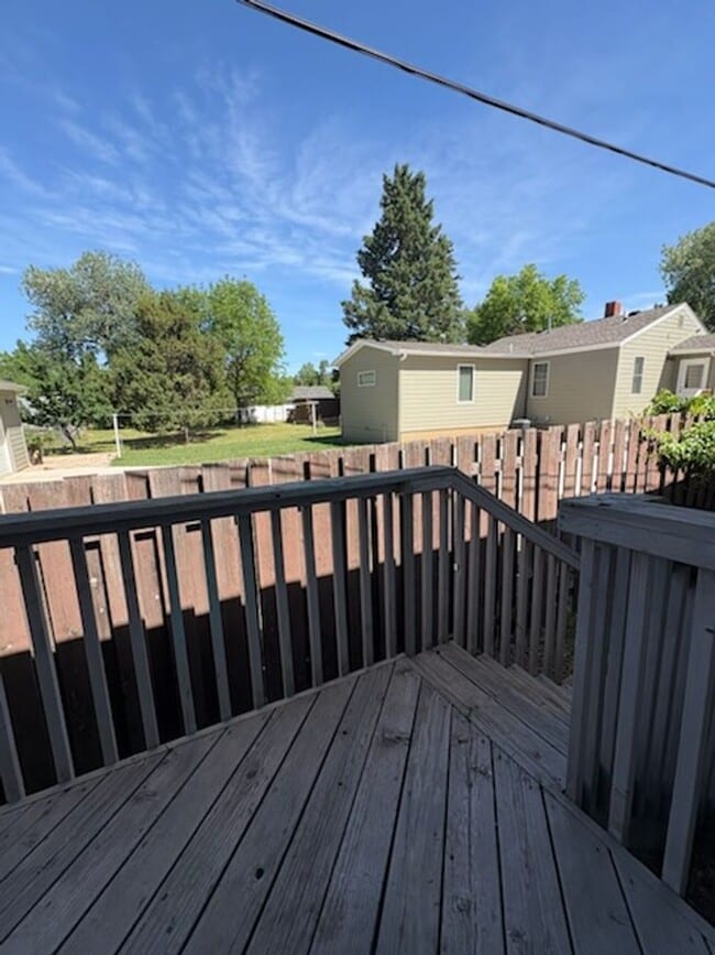Building Photo - 3 BEDROOM | 2 BATH | DUPLEX | WEST