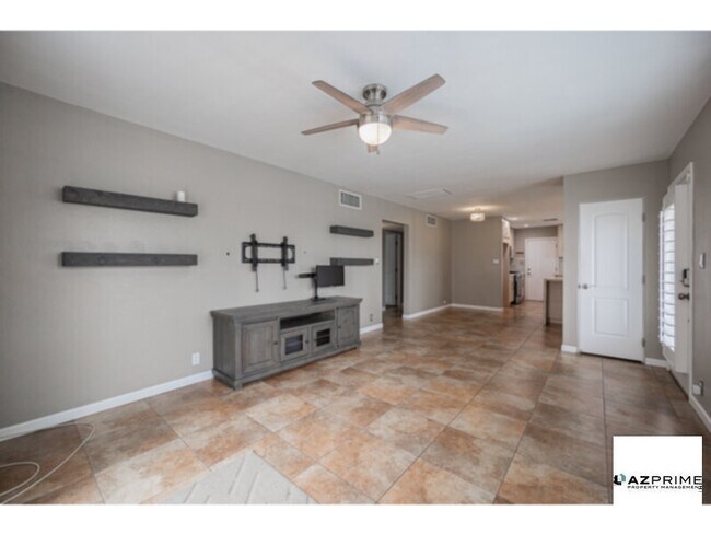 Building Photo - Lovely 3/2 Phoenix House with Backyard Oasis!