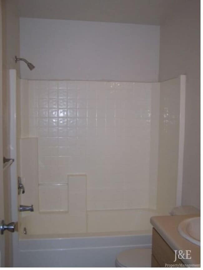Building Photo - 341 N 500 W