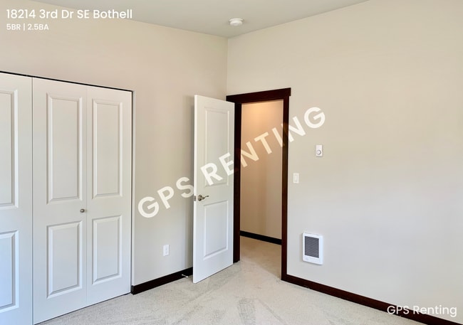 Building Photo - 18214 3rd Dr SE