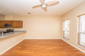 Building Photo - 2212 Naomi St