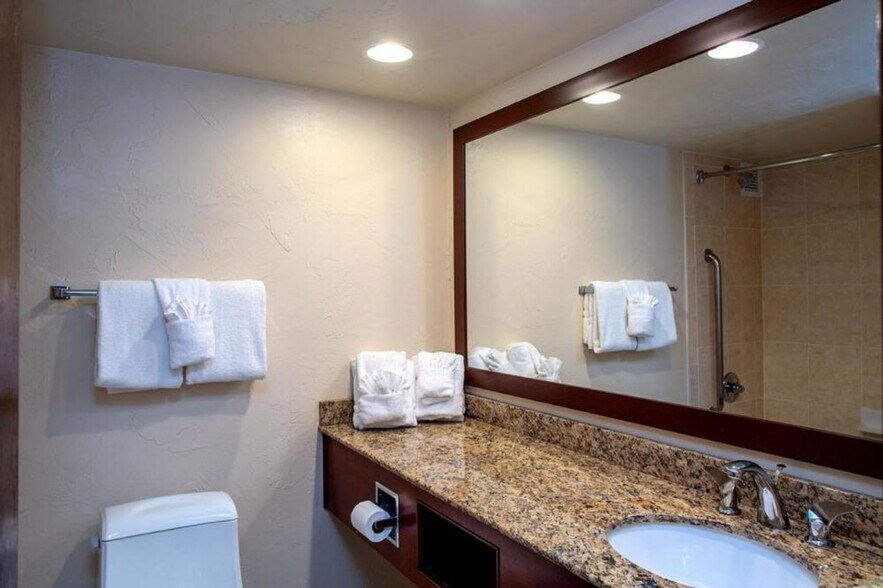 Building Photo - 1020/1-1021 Vail View Dr