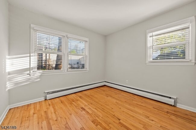 Building Photo - 47 River Rd