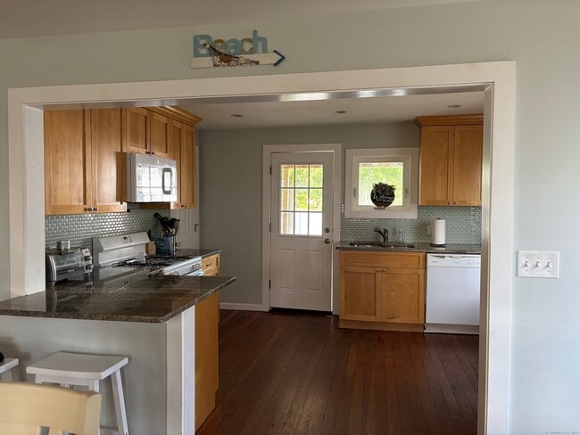 Building Photo - 799 Rowland Rd