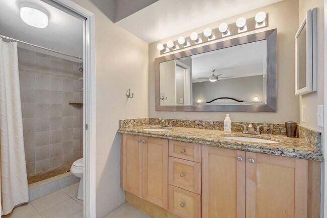 Building Photo - 950 Lavers Cir