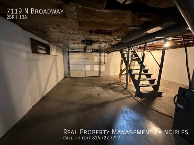 Building Photo - Spacious, updated, 2 Bedroom, 1 Bathroom T...