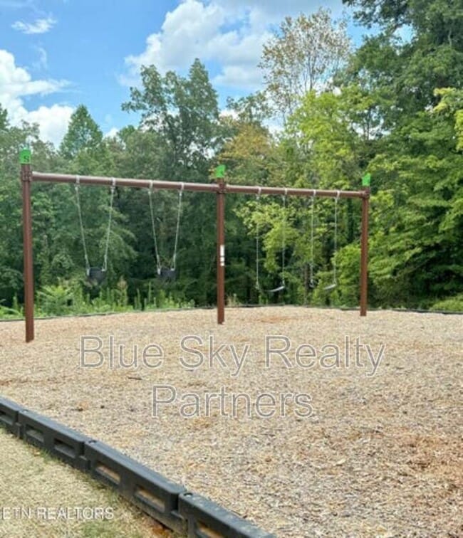 Building Photo - 1825 Bennett Vlg Dr