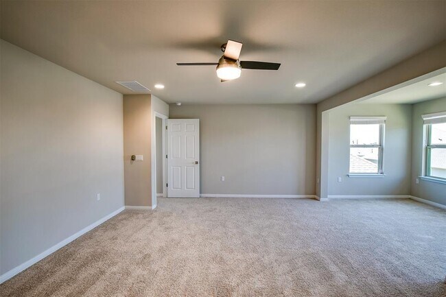 Building Photo - 837 Falkland Trace