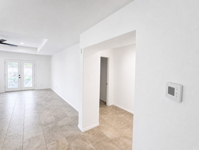 Building Photo - 1011 Backland Ct