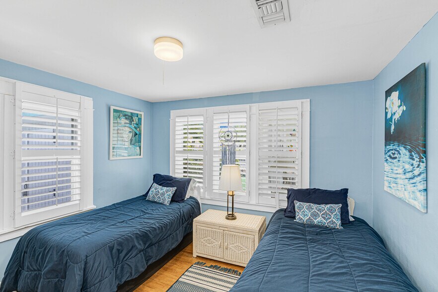 Building Photo - 28 S Ocean Breeze