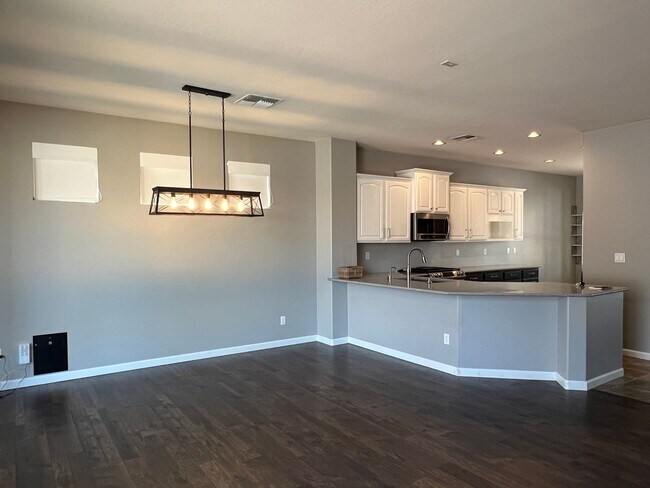 Building Photo - Gorgeous, upgraded home with a sparkling p...