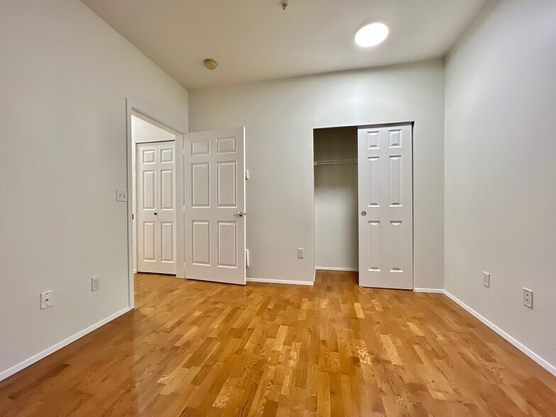 2nd bedroom - 12712 Admiralty Way