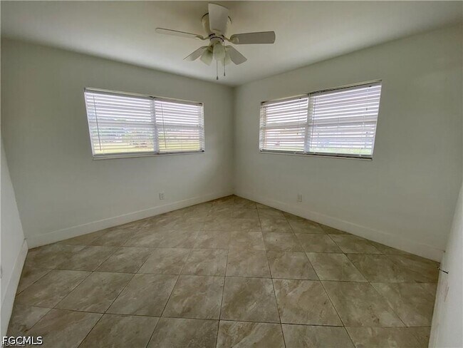 Building Photo - 4819 Marine Dr