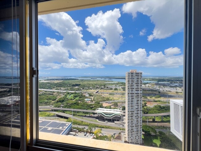 Building Photo - 1BR / 1Bath / 1Pkg - Rental at Century Park Plaza!