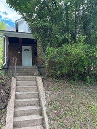 Building Photo - 1371 Crucible St