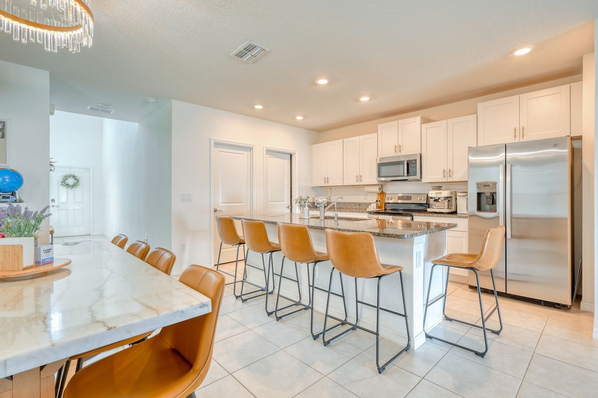 Building Photo - 111 Rain Lily Ave