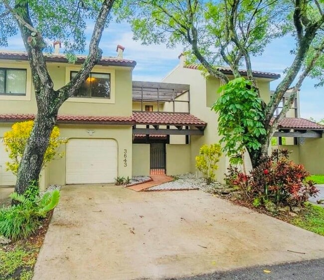 Building Photo - 3643 Estepona Ave