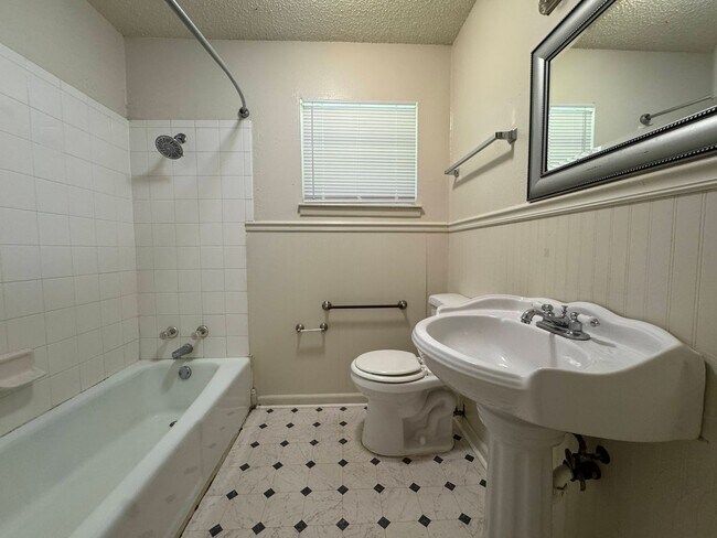 Building Photo - 3-Bedroom House for Rent in Killeen