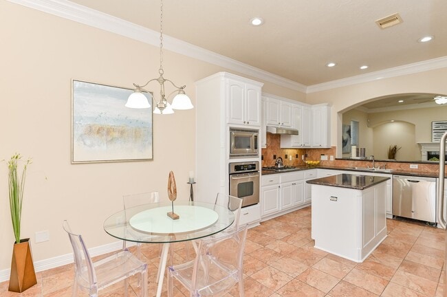 Building Photo - 1126 Sopris Dr