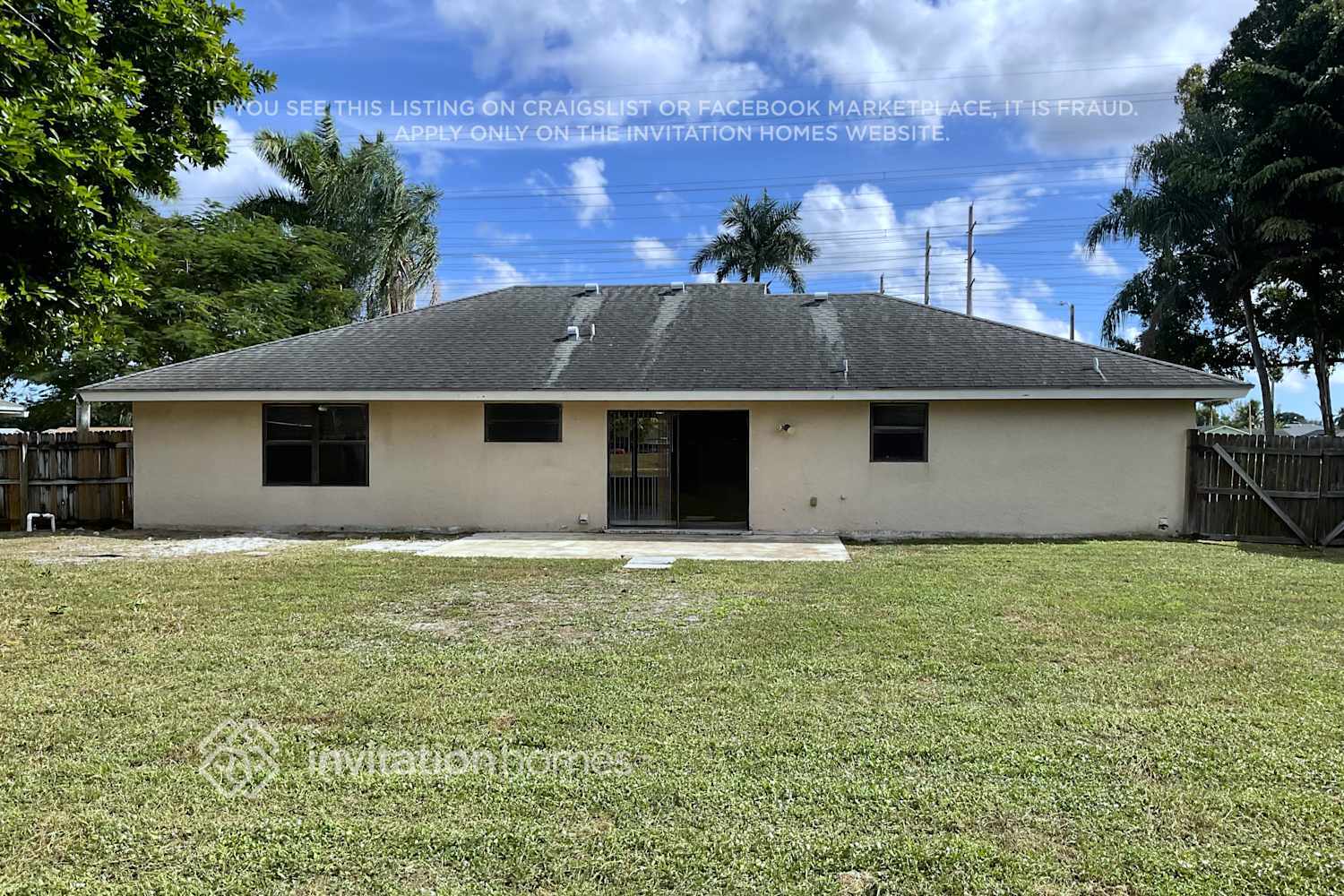 Building Photo - 112 La Mancha Ave