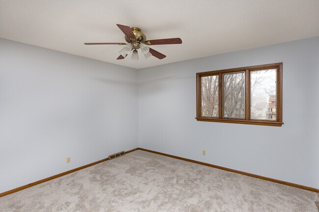 Building Photo - 3084 Parkwild Dr