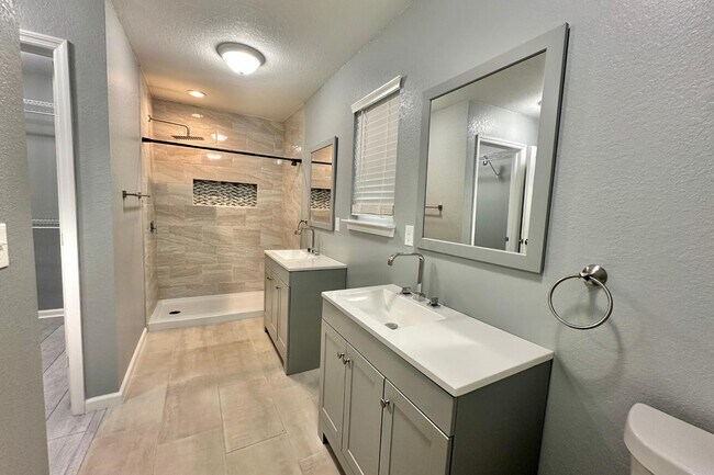 Building Photo - 245 Averitt Pl