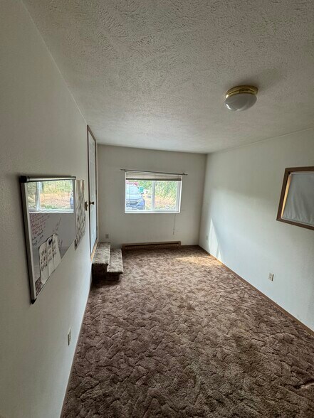 Building Photo - 9809 E Upriver Dr