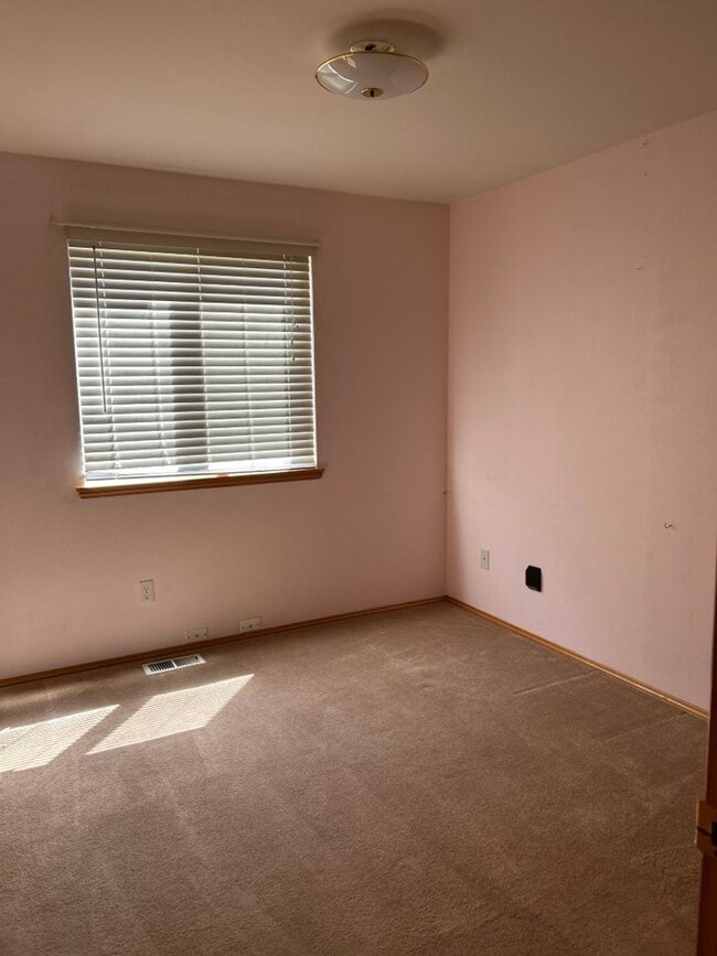 Building Photo - 3Bd/1.75Ba Kent House