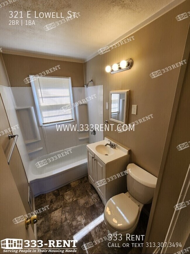 Building Photo - 321 E Lowell St