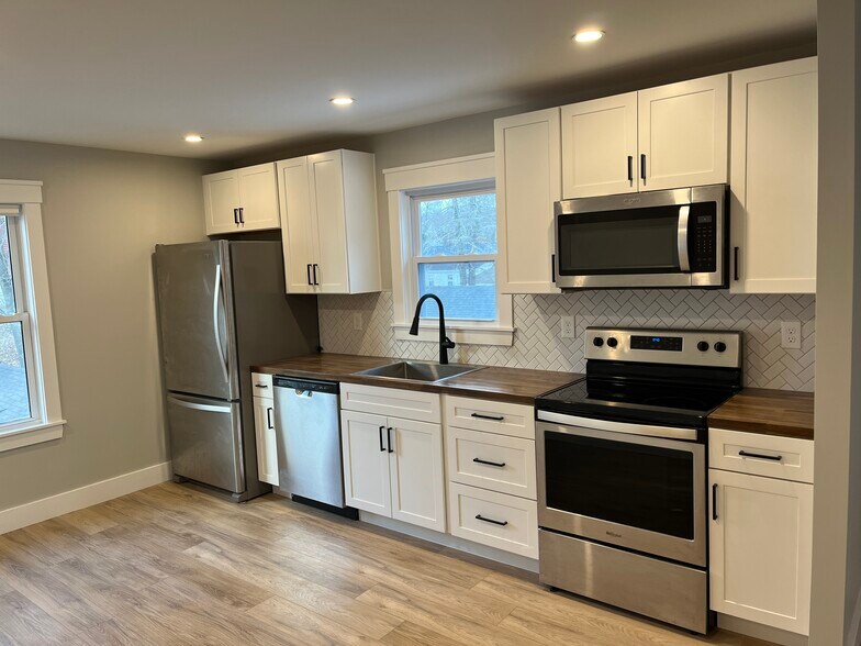 Building Photo - 39 Oxford St