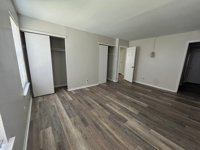 Building Photo - 135 Chaucer Rd