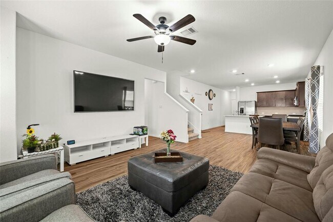 Building Photo - 5653 Bellissima Way