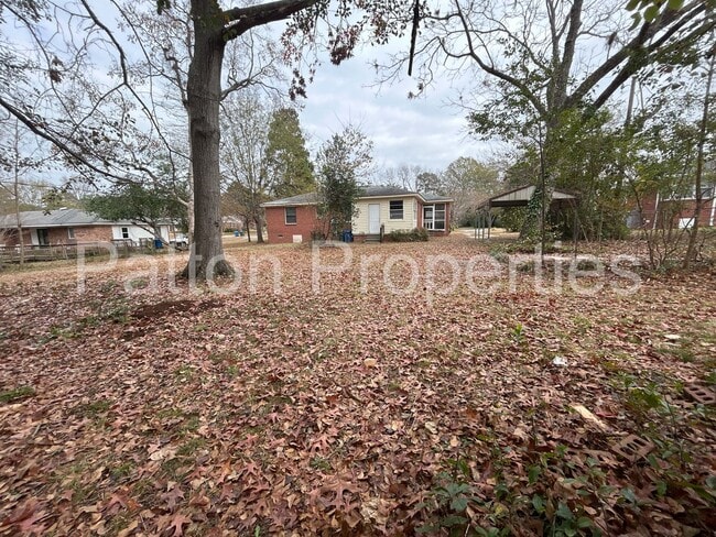 Building Photo - Saluda Gardens Home