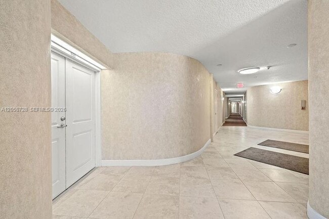 Building Photo - 4600 Jimmy Buffett Mem Hwy