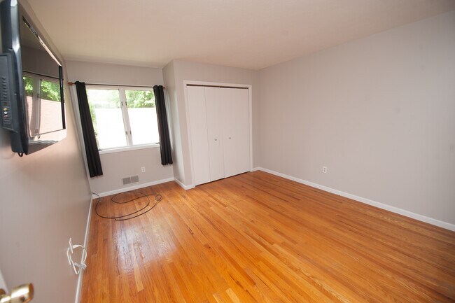 Bedroom 3 - 260 Hogan Rd