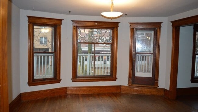 Building Photo - 16 N Broom St