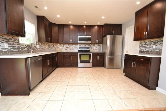 Building Photo - 2804 Thoreau Dr