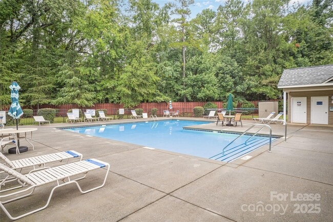 Building Photo - 834 Daly Cir