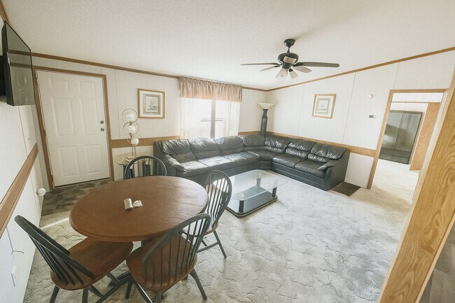 Building Photo - 44 Heinle Rd