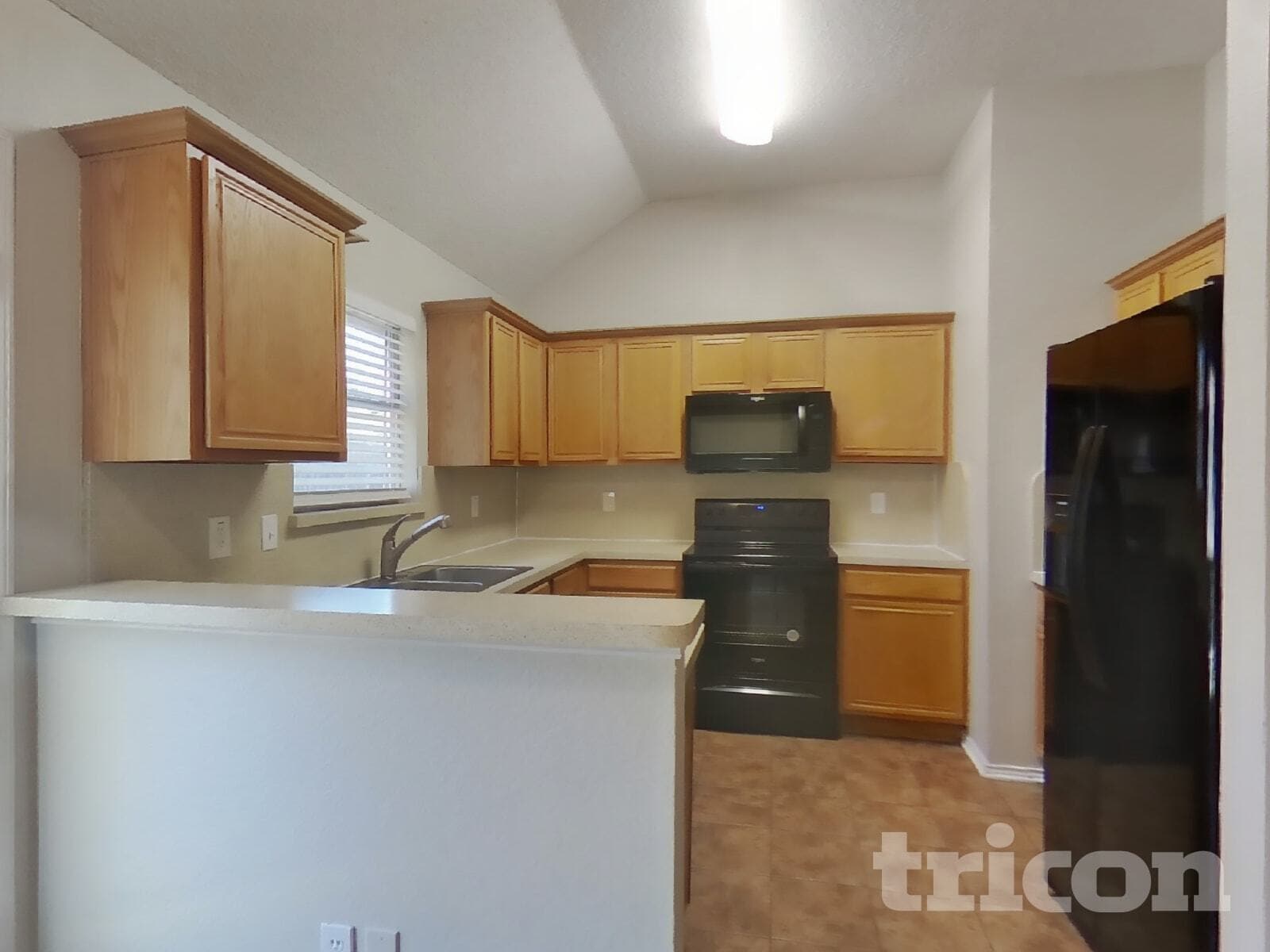 Building Photo - 409 Roan Ln