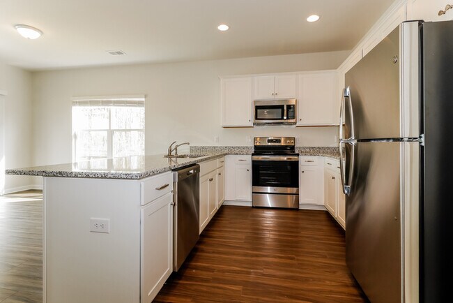 Building Photo - 245 Clydesdale Cir