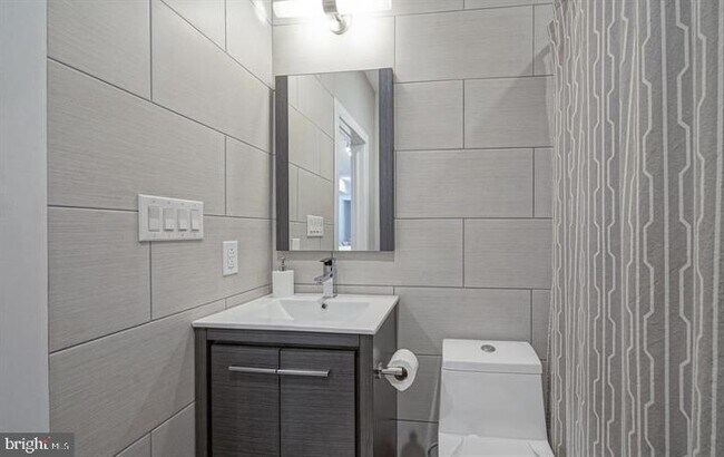 Building Photo - 2514 Frankford Ave