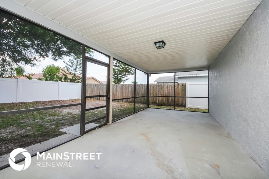 Building Photo - 4837 Jamaica Ln